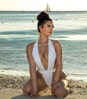 613585499: Chica busca chico en Ibiza