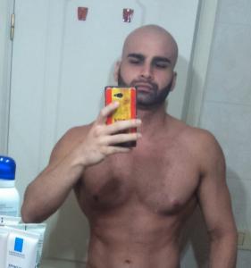 610657829: Chico busca chica en Zaragoza