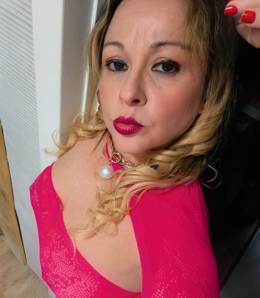 Chica busca chico en Cádiz: 