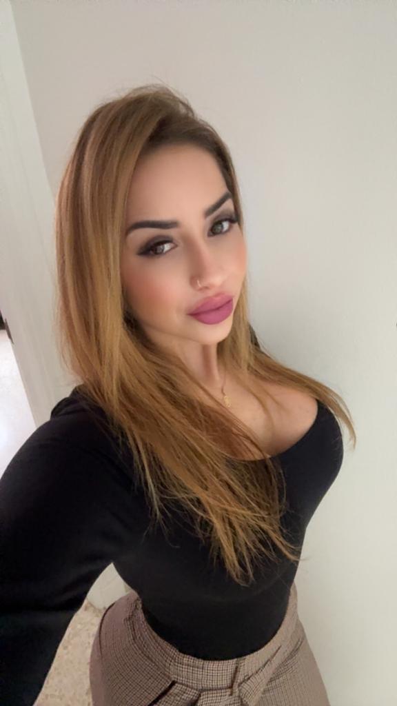 617085684: Chica busca chico en Málaga