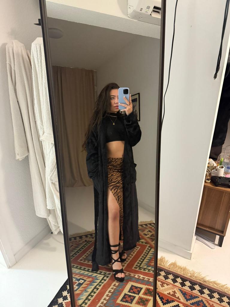 Chica busca chico en Ibiza: 