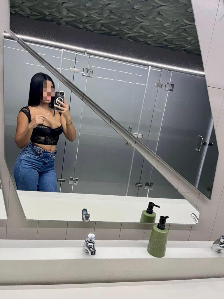 643388749: Chica busca chico en Granada