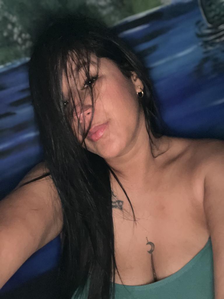 Chica busca chico en Granada: 