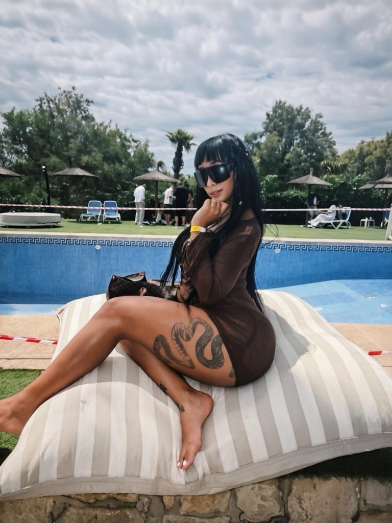 664702811: Transexual en Mallorca