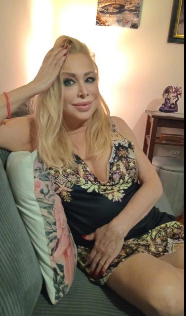 674645721: Chica busca chico en Madrid
