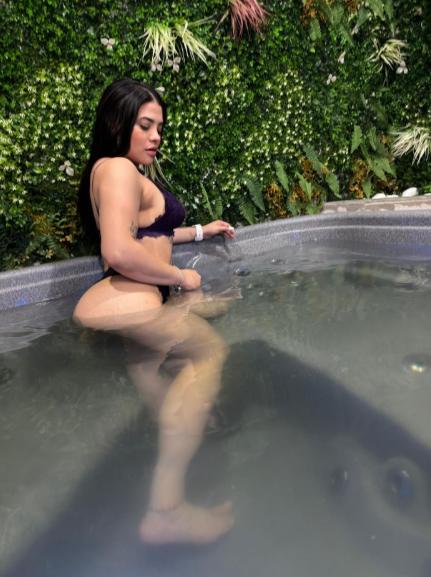 Chica busca chico en Alicante: Chica busca chico