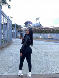 678649264: Chica busca chico en Sevilla