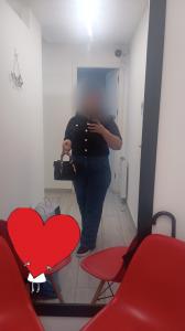 697368248: Chica busca chico en Barcelona