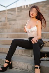 637967166: Chica busca chico en Barcelona
