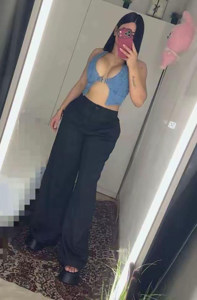 667478355: Chica busca chico en Madrid