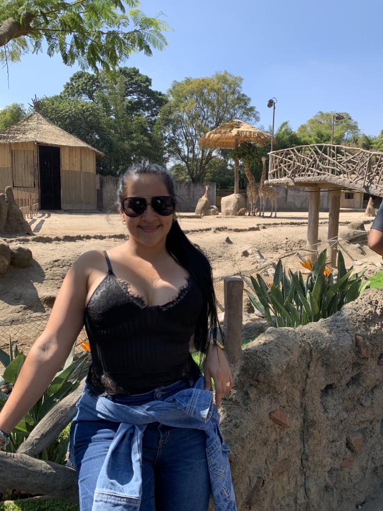 643567476: Chica busca chico en Cádiz