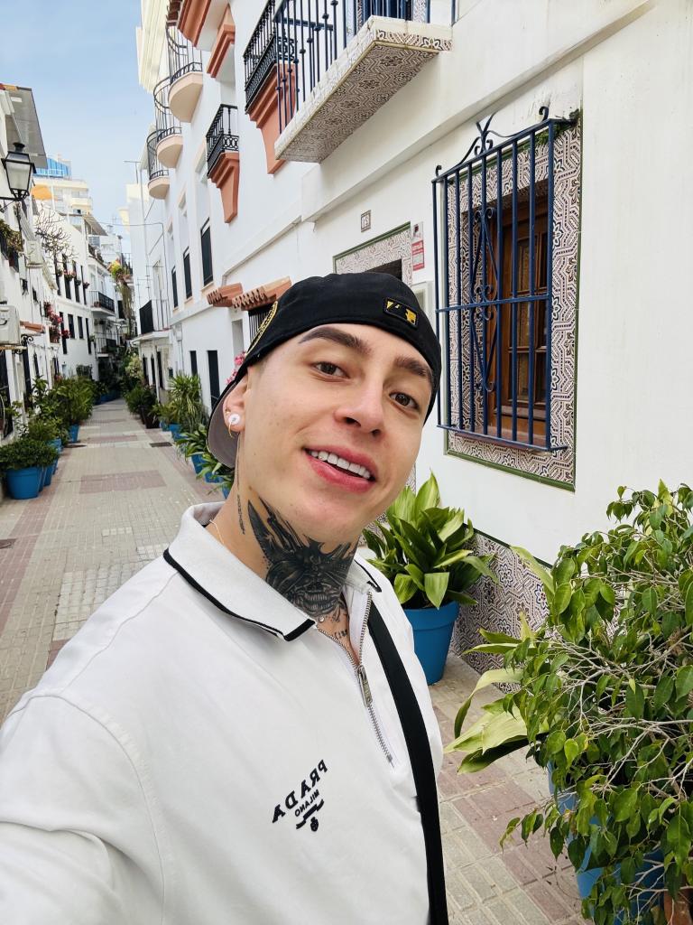 Chico busca chica en Málaga: 