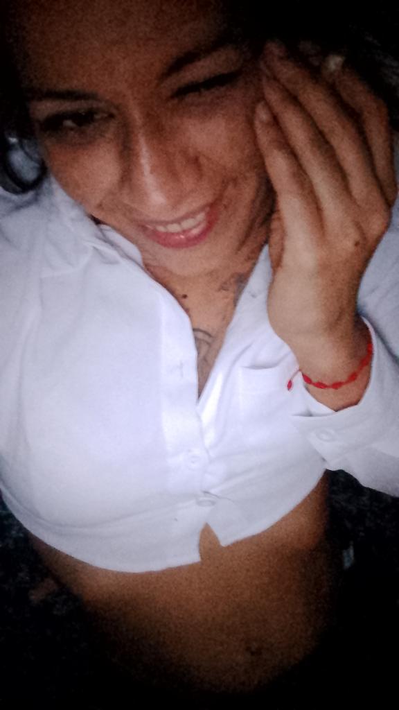 687181489: Chica busca chico en Sevilla