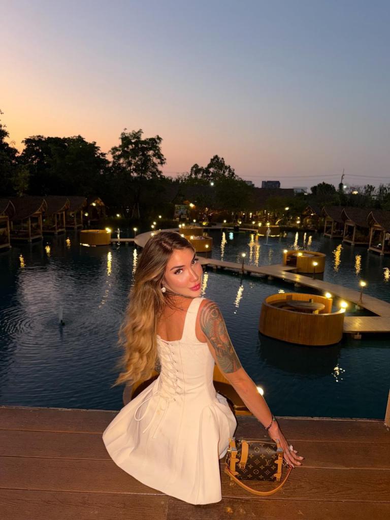 675308496: Chica busca chico en Barcelona
