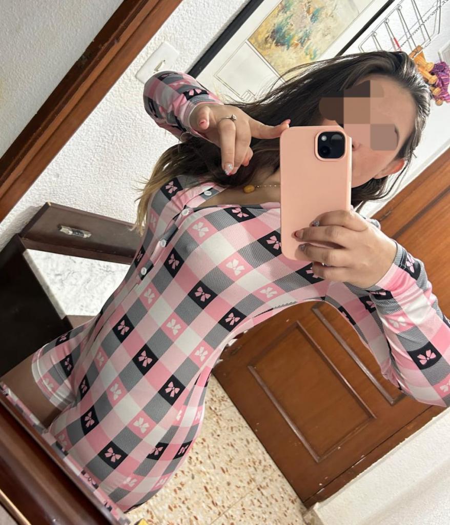 643996289: Chica busca chico en Murcia