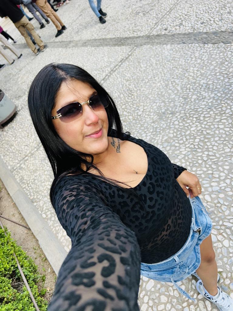 Chica busca chico en Granada: 