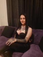 647315397: Chica busca chico en Madrid