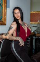 647315397: Chica busca chico en Madrid