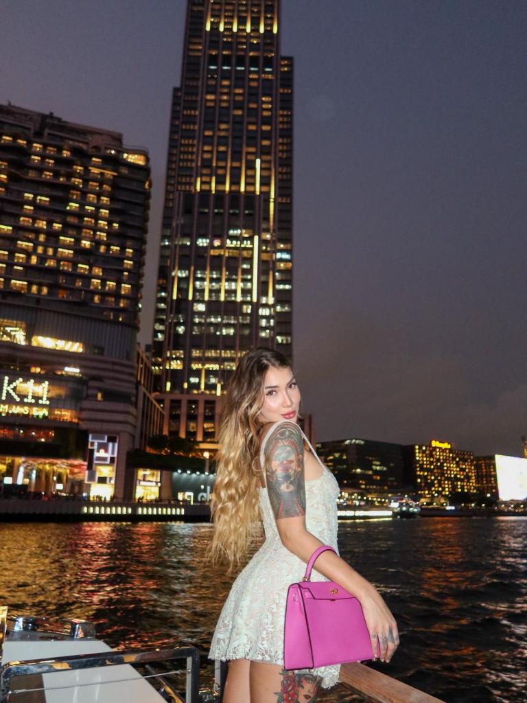 675308496: Chica busca chico en Barcelona