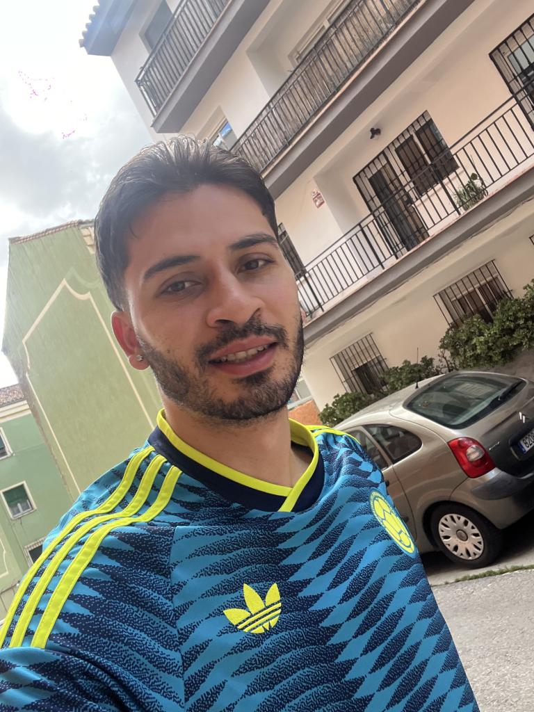 613216388: Chico busca chica en Málaga