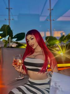 661112955: Chica busca chico en Barcelona