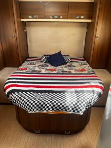 623258590: Chica busca chico en Barcelona