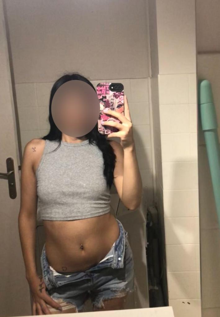 662685925: Chica busca chico en Barcelona