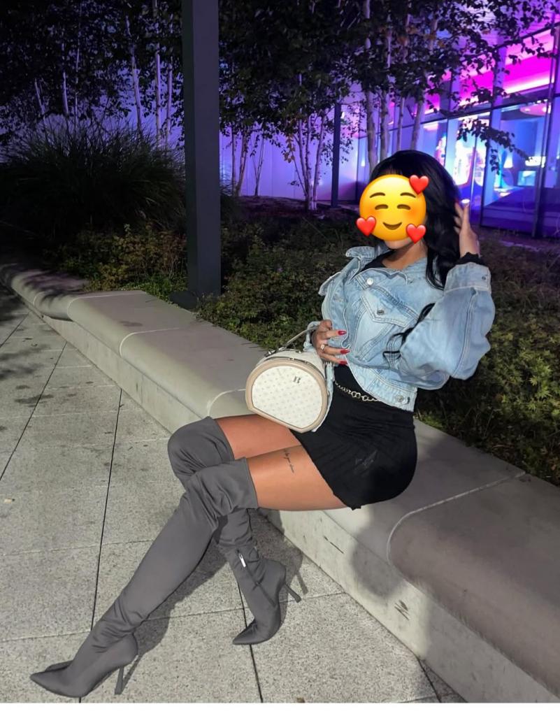 Chica busca chico en Almería: 