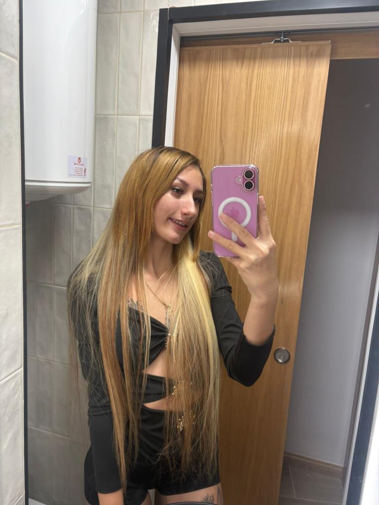 Chica busca chico en Granada: 