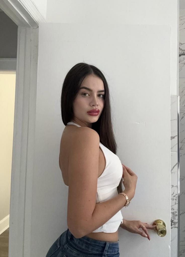 634888265: Chica busca chico en Barcelona