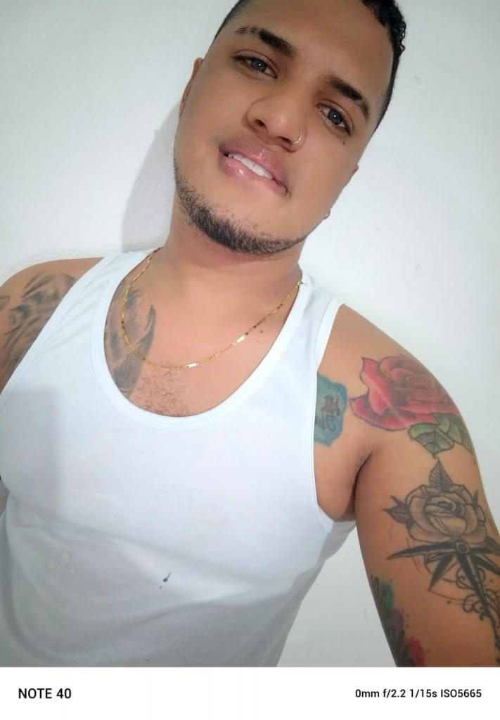663496572: Chico busca chica en Valencia