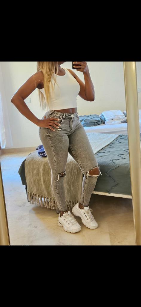 Chica busca chico en Cádiz: 