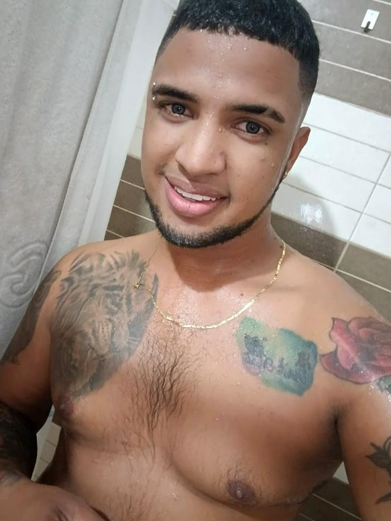 663496572: Chico busca chica en Valencia
