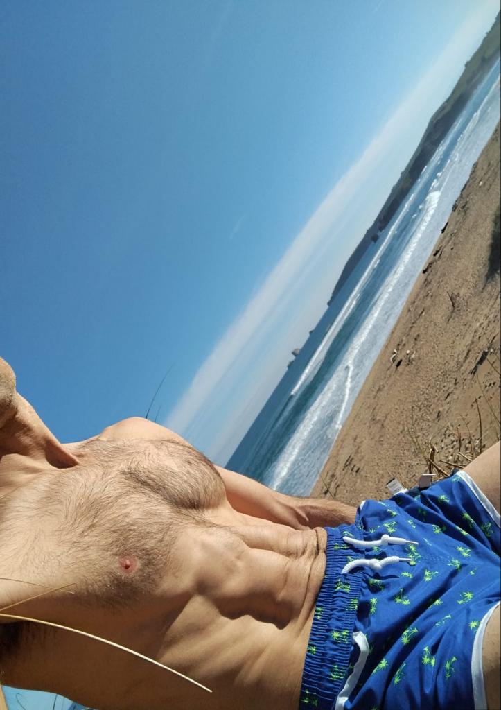 699389539: Chico busca chica en Cantabria