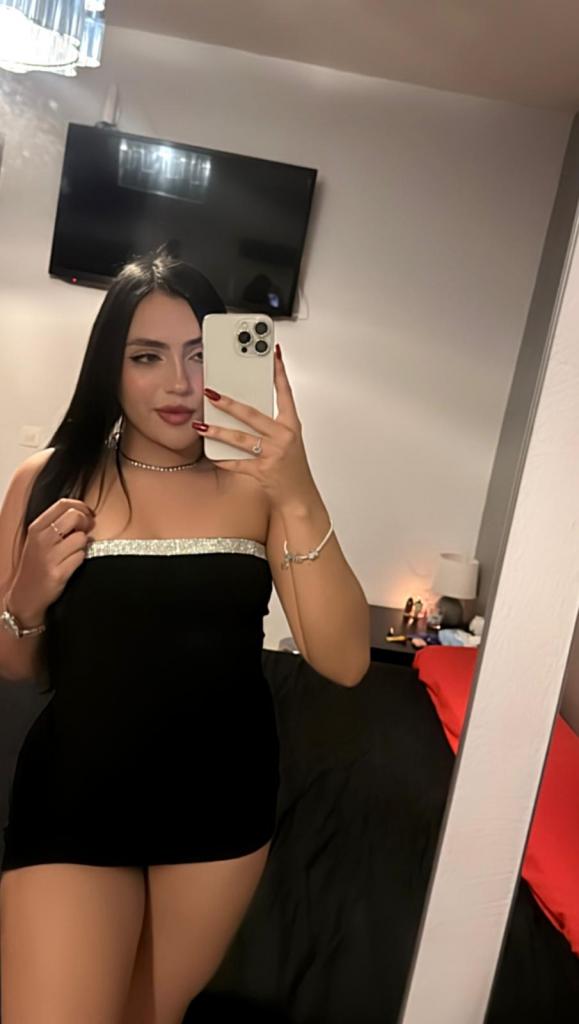 Chica busca chico en Málaga: Chica busca chico