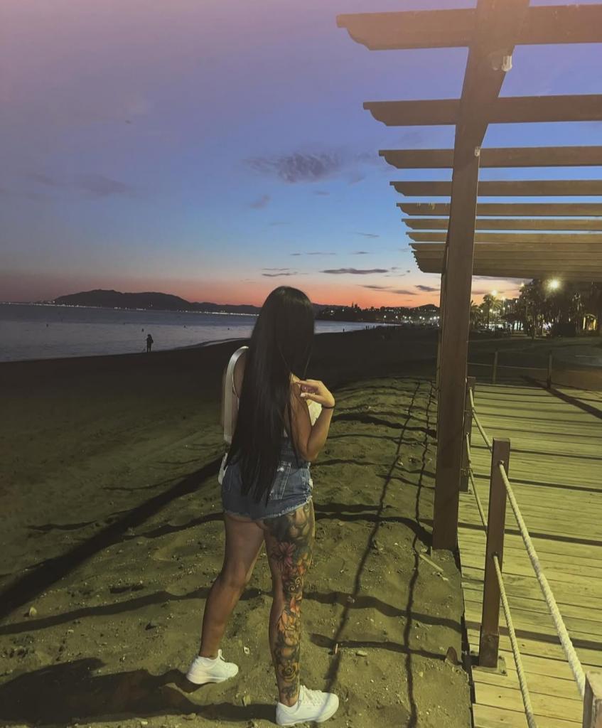 Chica busca chico en Almería: 