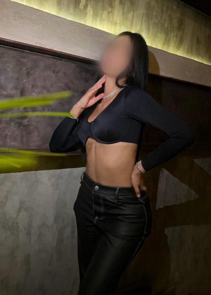 Chica busca chico en Granada: 
