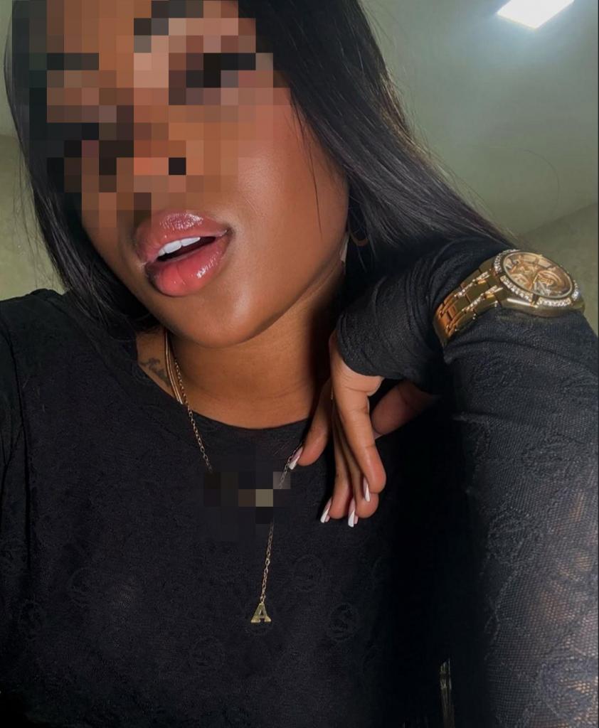 Chica busca chico en Cádiz: 
