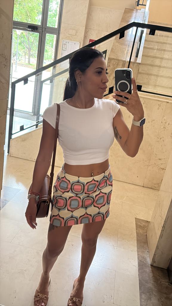 Chica busca chico en Granada: 