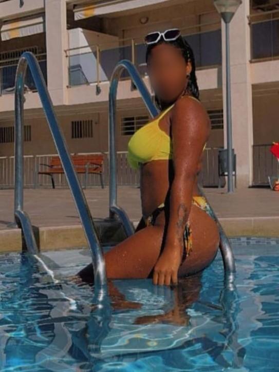 Chica busca chico en Almería: 