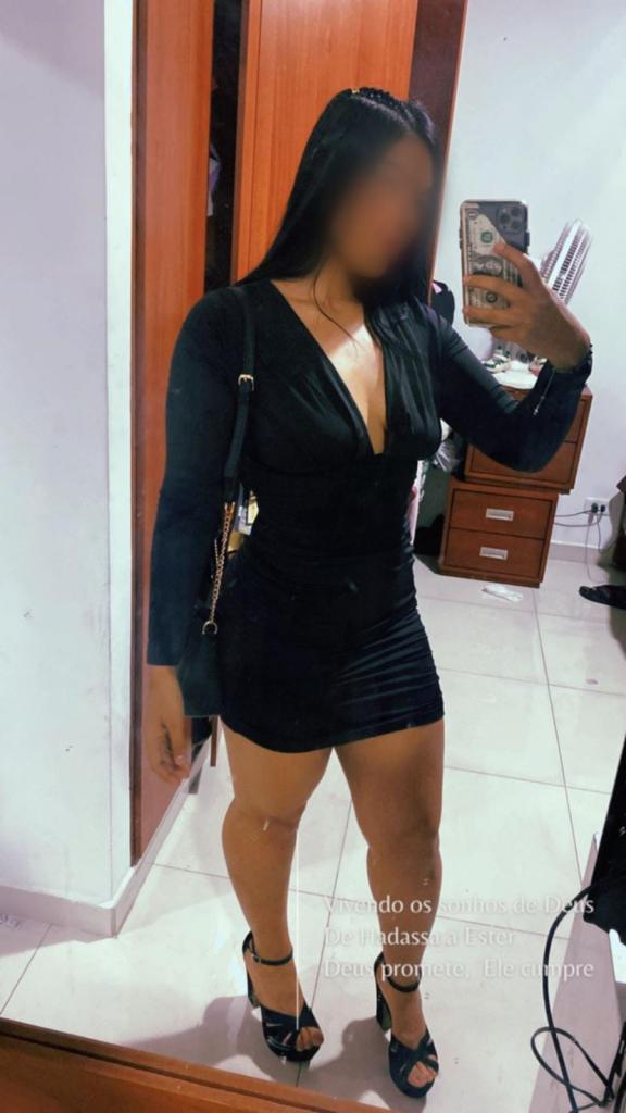 Chica busca chico en Alicante: Chica busca chico