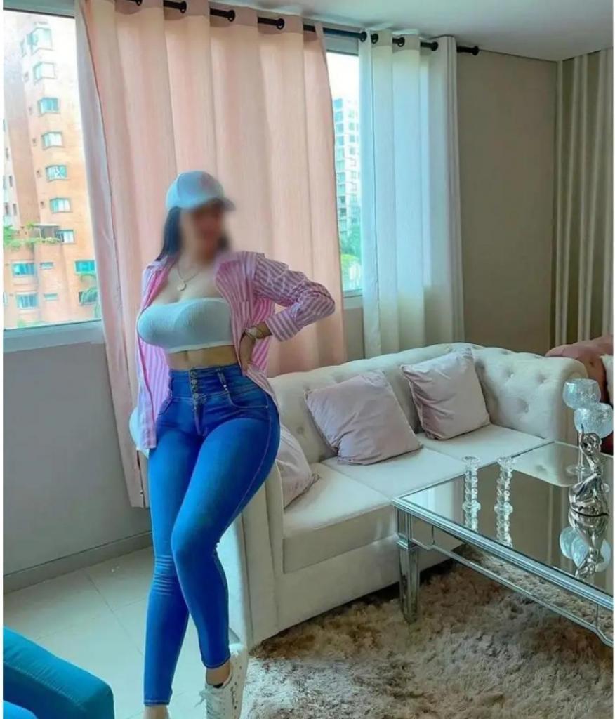 Chica busca chico en Ibiza: 