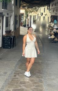 617043703: Chica busca chico en Granada