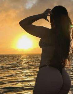 667050848: Chica busca chico en Sevilla