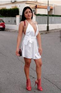 607154879: Chica busca chico en Sevilla