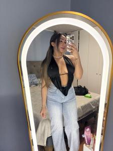 642689829: Chica busca chico en Sevilla