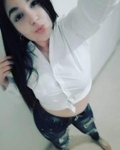 695166947: Chica busca chico en Granada