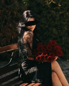 643764601: Chica busca chico en Gerona