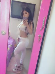 631306290: Chica busca chico en Barcelona