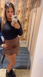 631931596: Chica busca chico en Barcelona